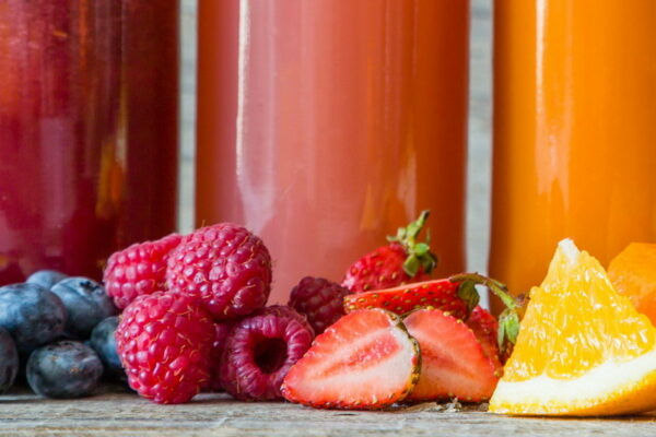 gesundeernaehrung-abnehmen-smoothie-gesundblick Auswahl bunter Smoothies